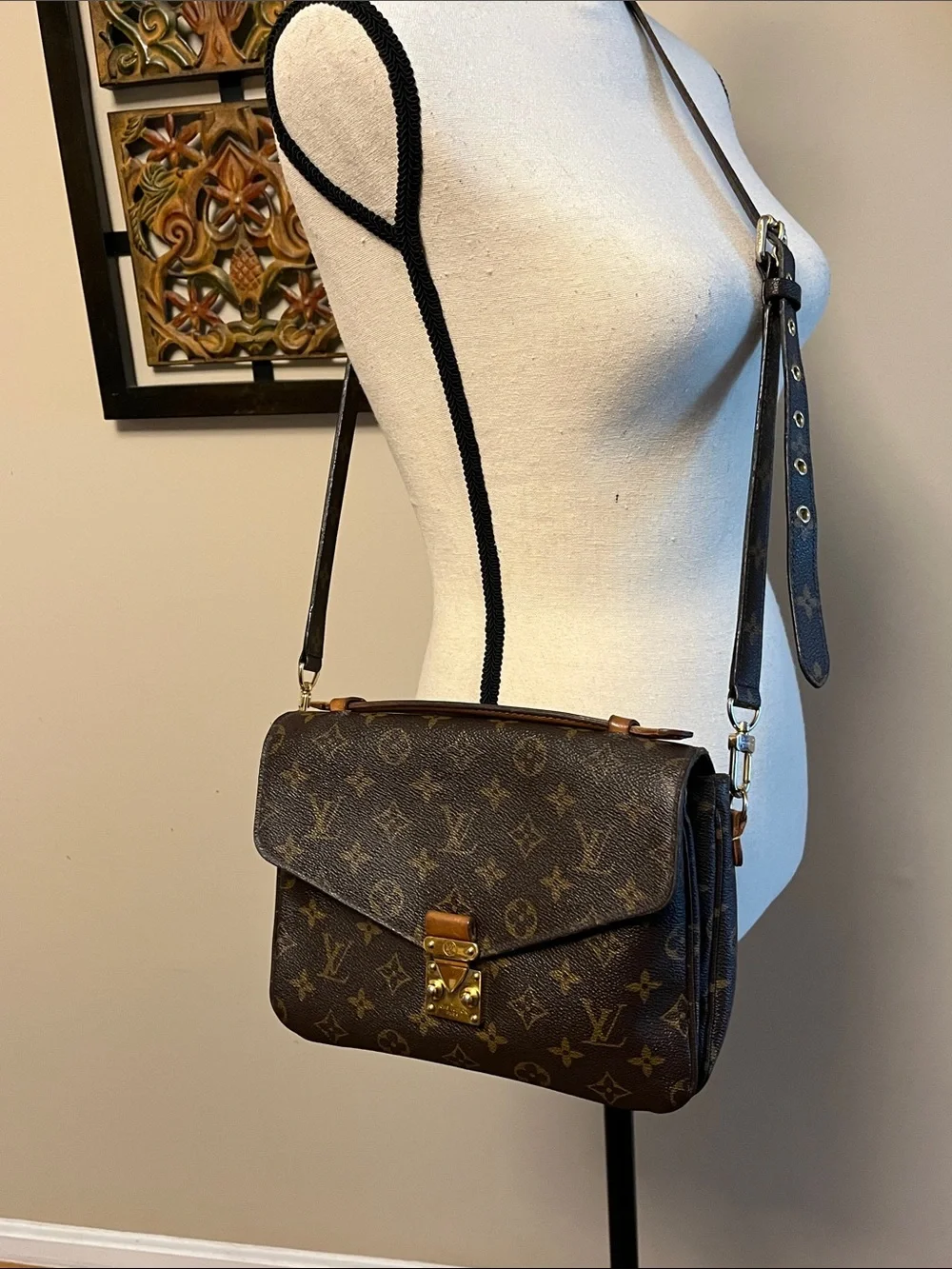 Louis Vuitton Monogram Pochette Metis mm Shoulder Bag Brown In Good Condition